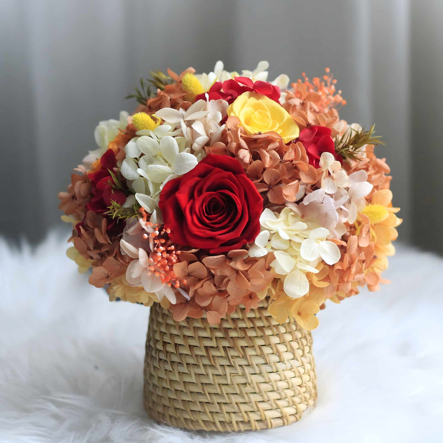 Preserved Flowers Wholesale|Rose Bouquets with Handmade Rattan Vase