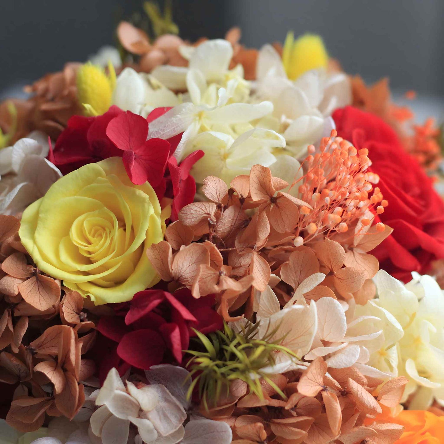 Preserved Flowers Wholesale|Rose Bouquets with Handmade Rattan Vase